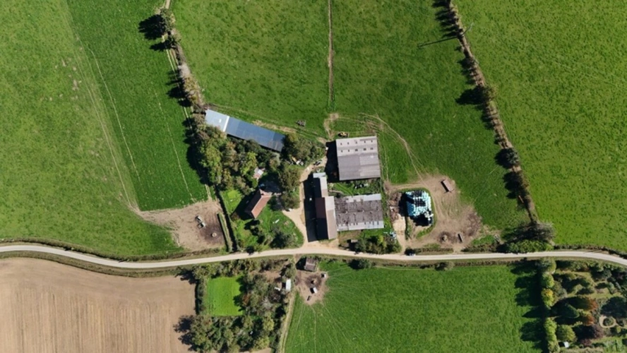 Photos 4 - Touristique - Propriete à vendre 10 pièces proche de LA CHATRE (36) Ancienne seigneurie de 160 m² avec dépendances