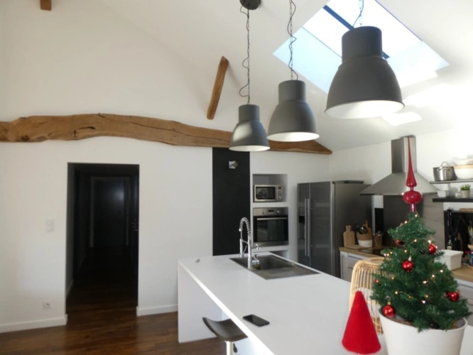 Photos 3 - Touristique - VAGNEY (88)Propriété d'exception T8  avec un appartement T3 exploité en location saisonnière , piscine , terrain 900m².               avec piscine, terrain 900m²