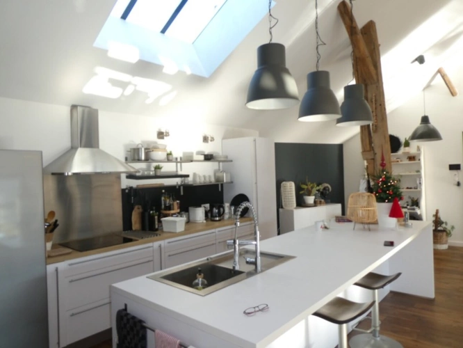 Photos 4 - Touristique - VAGNEY (88)Propriété d'exception T8  avec un appartement T3 exploité en location saisonnière , piscine , terrain 900m².               avec piscine, terrain 900m²