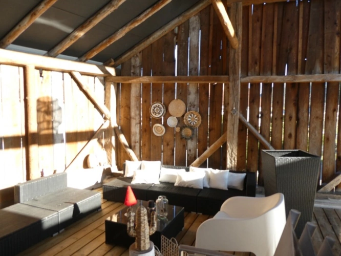 Photos 5 - Touristique - VAGNEY (88)Propriété d'exception T8  avec un appartement T3 exploité en location saisonnière , piscine , terrain 900m².               avec piscine, terrain 900m²