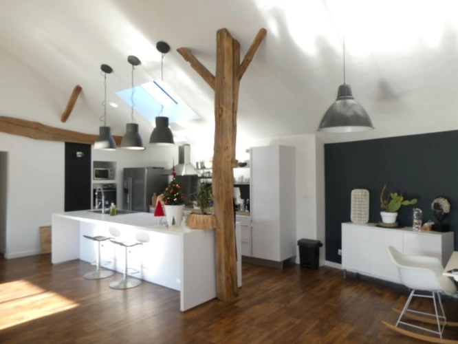 Photos 8 - Touristique - VAGNEY (88)Propriété d'exception T8  avec un appartement T3 exploité en location saisonnière , piscine , terrain 900m².               avec piscine, terrain 900m²