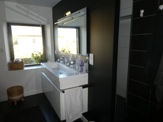 Photos 14 - Touristique - VAGNEY (88)Propriété d'exception T8  avec un appartement T3 exploité en location saisonnière , piscine , terrain 900m².               avec piscine, terrain 900m²