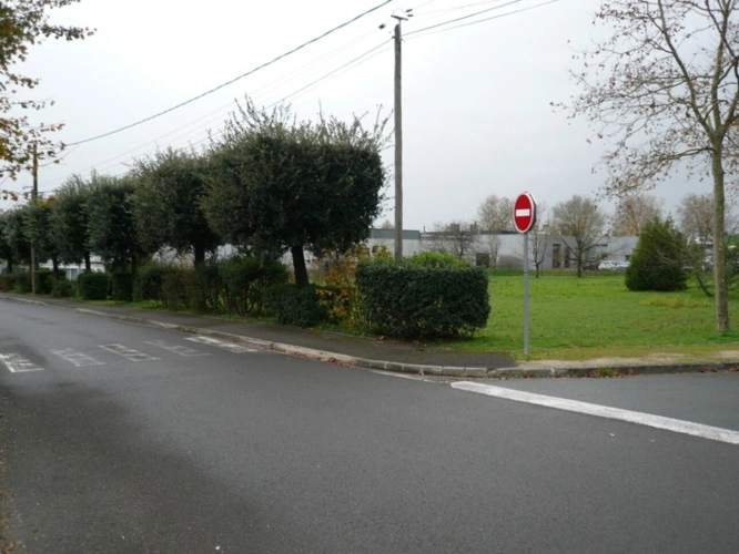 Photos 1 - Foncière -  CHATEAUBERNARD (16) Terrain en Zone Urbaine à Vocation Economique 