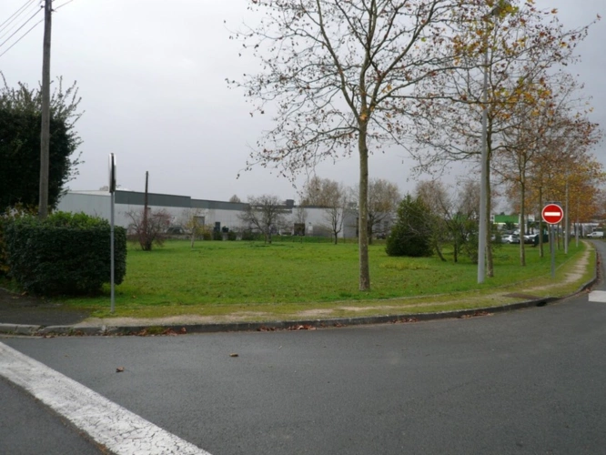 Photos 2 - Foncière -  CHATEAUBERNARD (16) Terrain en Zone Urbaine à Vocation Economique 