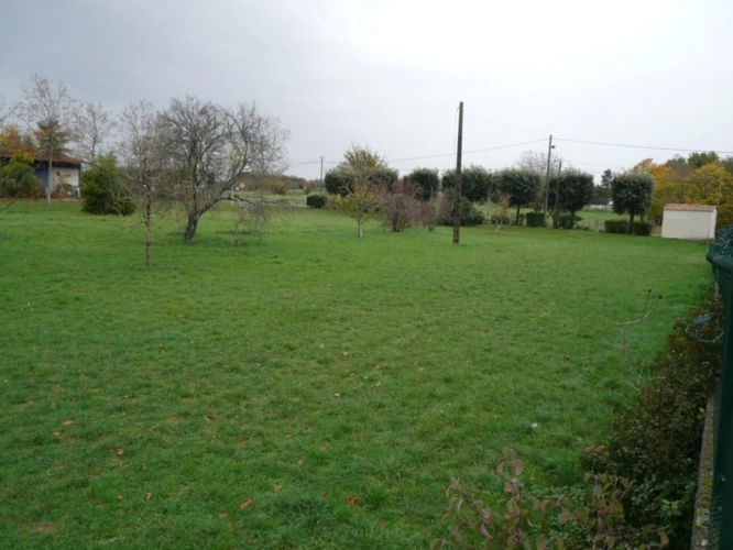 Photos 5 - Foncière -  CHATEAUBERNARD (16) Terrain en Zone Urbaine à Vocation Economique 