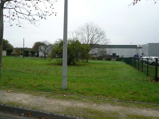 Photos 6 - Foncière -  CHATEAUBERNARD (16) Terrain en Zone Urbaine à Vocation Economique 