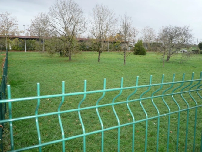 Photos 11 - Foncière -  CHATEAUBERNARD (16) Terrain en Zone Urbaine à Vocation Economique 