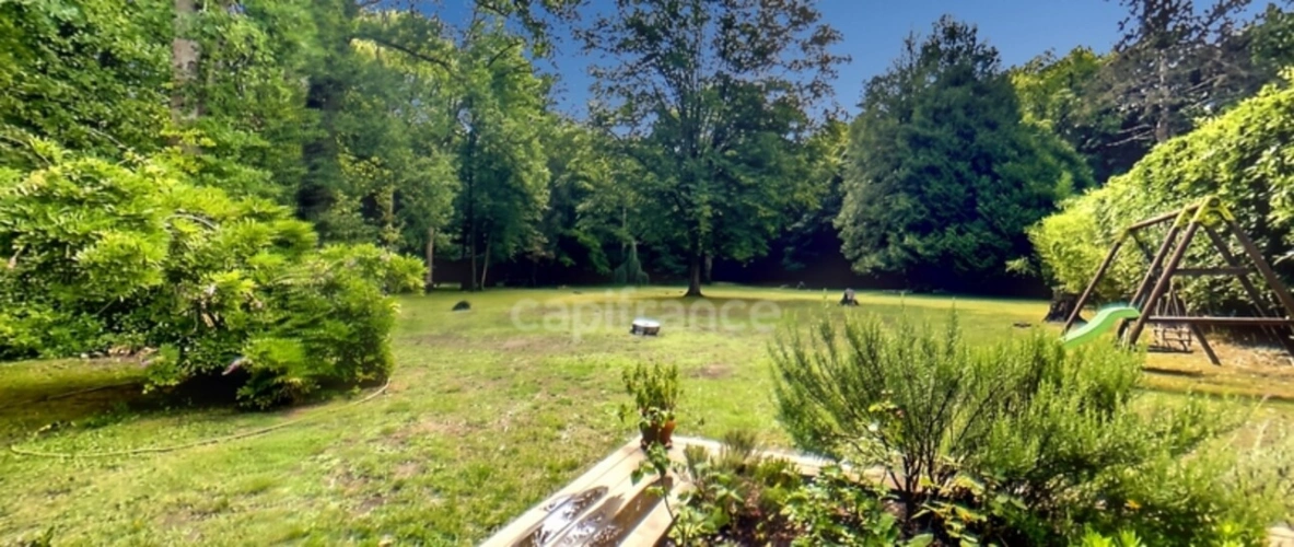 Photos 1 - Prestige - A vendre Propriété d'Exception sur le Commune de GOUVIEUX - 230m2 entièrement rénovée édifiée sur près de 9000m2 de jardin