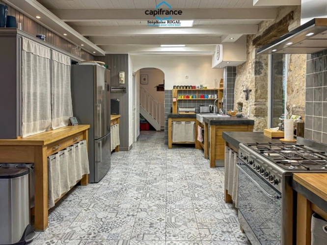 Photos 11 - Équestre - Propriété à vendre 8 pièces, propriété de 220m2 chalet - boxes à chevaux - dépendances sur 7ha de terrain