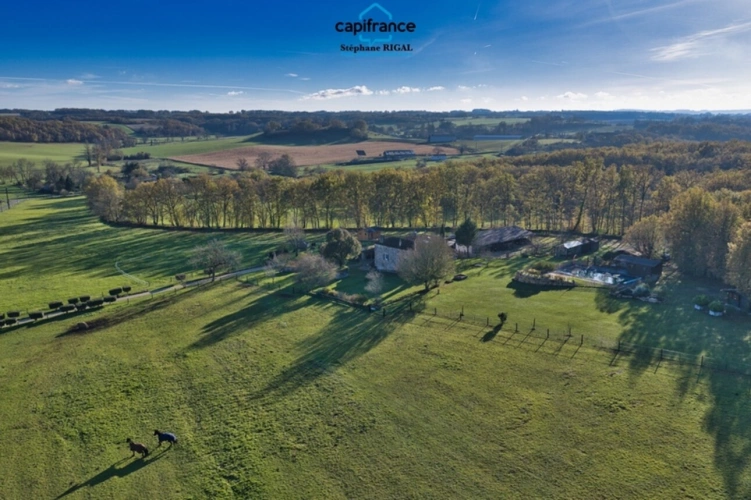 Photos 25 - Équestre - Propriété à vendre 8 pièces, propriété de 220m2 chalet - boxes à chevaux - dépendances sur 7ha de terrain