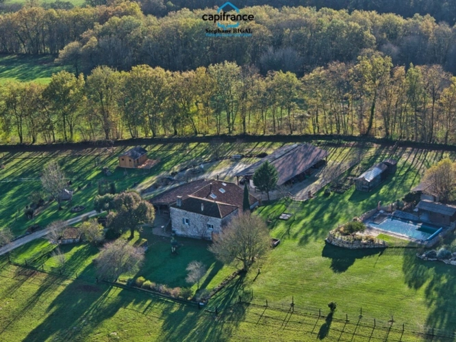 Photos 29 - Équestre - Propriété à vendre 8 pièces, propriété de 220m2 chalet - boxes à chevaux - dépendances sur 7ha de terrain