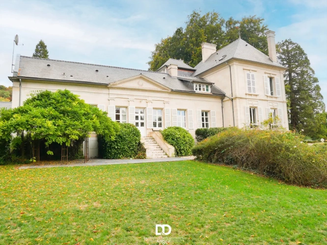 Photos 1 - Prestige - LA SINGULIÈRE – Propriété de caractère avec parc clos, piscine et dépendances - Compiègne Oise