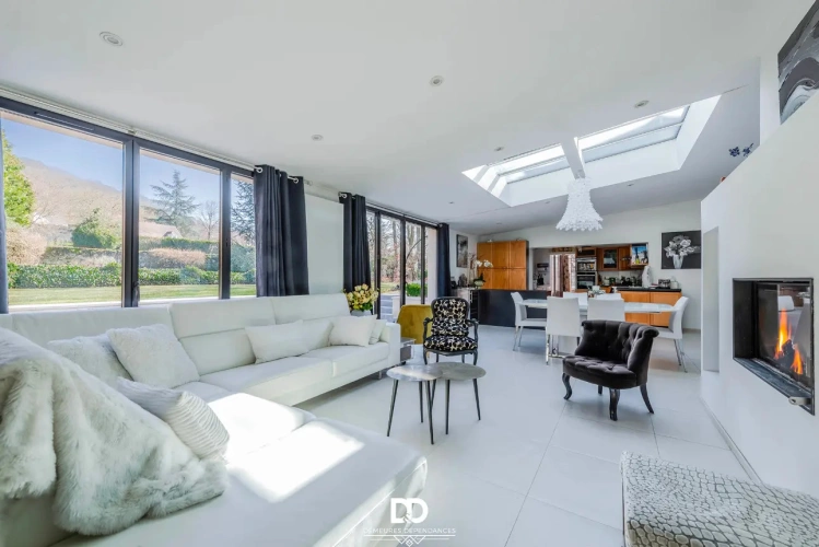 Photos 16 - Prestige - LA SINGULIÈRE – Propriété de caractère avec parc clos, piscine et dépendances - Compiègne Oise