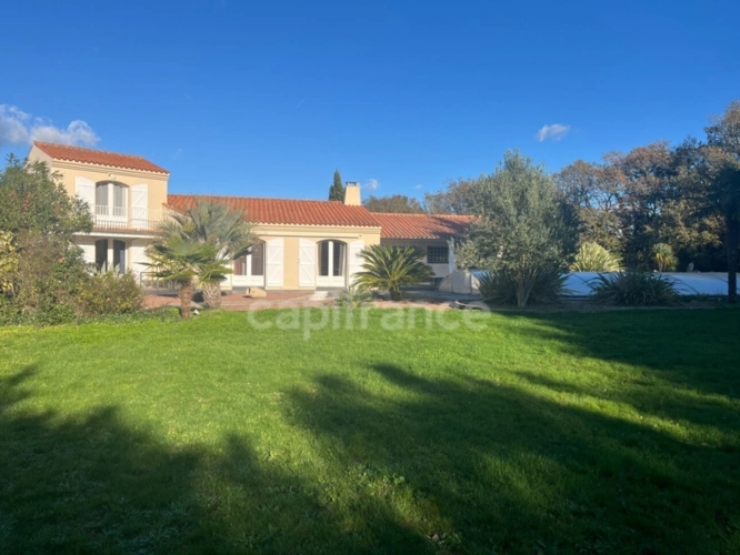 Photos 3 - Touristique - À 6 minutes de l’océan, propriété à fort potentiel dans un cadre naturel d’exception