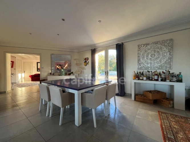 Photos 13 - Touristique - À 6 minutes de l’océan, propriété à fort potentiel dans un cadre naturel d’exception