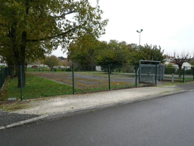 Photos 4 - Foncière -  CHATEAUBERNARD (16) Terrain à Vendre 