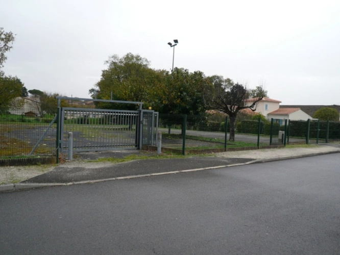 Photos 5 - Foncière -  CHATEAUBERNARD (16) Terrain à Vendre 