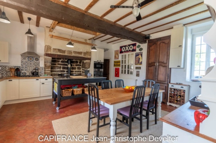 Photos 9 - Prestigious - 4 bedroom character stone house on 6 acre land