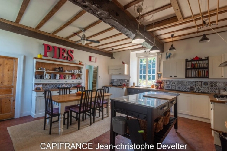 Photos 11 - Prestigious - 4 bedroom character stone house on 6 acre land