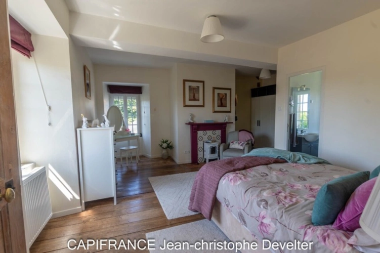 Photos 15 - Prestigious - 4 bedroom character stone house on 6 acre land