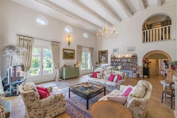 Photos 5 - Prestigious - House