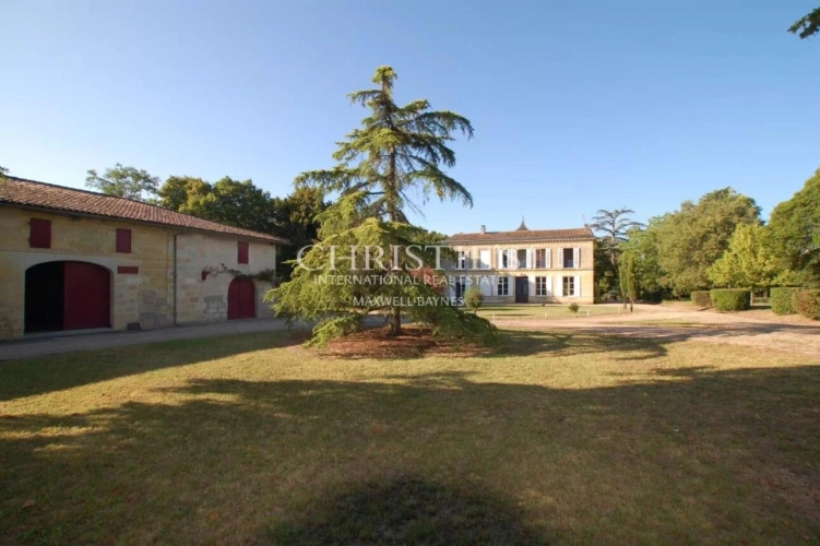 Photos 1 - Prestige - A vendre propriété de charme du XIXème siècle aux portes de Bordeaux