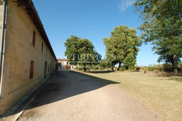 Photos 10 - Prestige - A vendre propriété de charme du XIXème siècle aux portes de Bordeaux