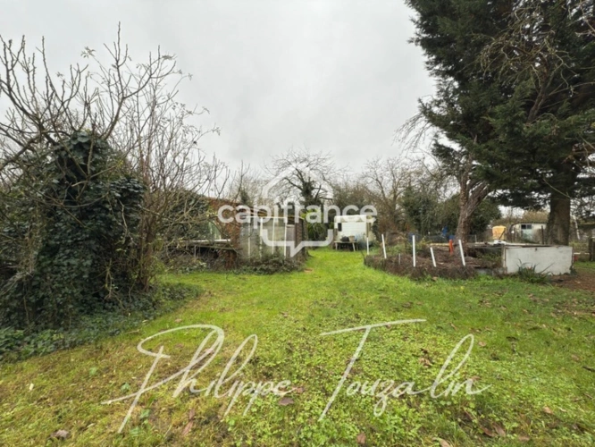 Photos 3 - Foncière - Terrain à vendre  CHATELLERAULT (86) Terrain de loisirs 1 465 m² avec puits et cabanons