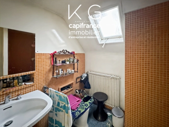 Photos 11 - Prestige - Gonneville-sur-Honfleur, maison de famille à rénover sur terrain de 3 700 m² avec 5 chambres et grandes dépendances, à 10 min d’Honfleur et 20 min de Deauville