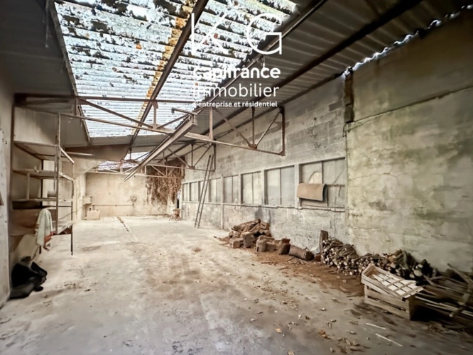 Photos 13 - Prestige - Gonneville-sur-Honfleur, maison de famille à rénover sur terrain de 3 700 m² avec 5 chambres et grandes dépendances, à 10 min d’Honfleur et 20 min de Deauville