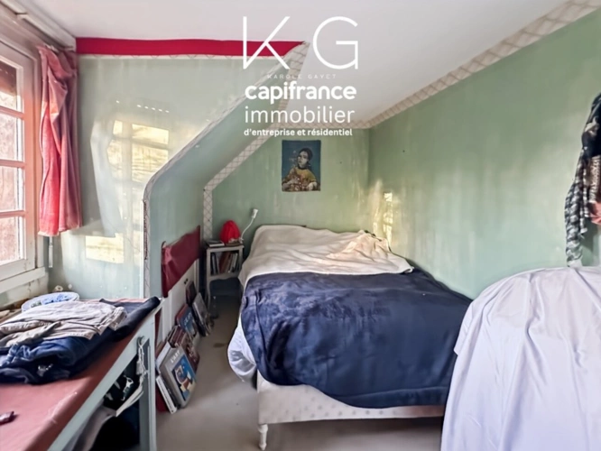 Photos 10 - Prestige - Gonneville-sur-Honfleur, maison de famille 230m2 à rénover sur terrain de 3 700 m², grandes dépendances, à 10 min d’Honfleur et 20 min de Deauville