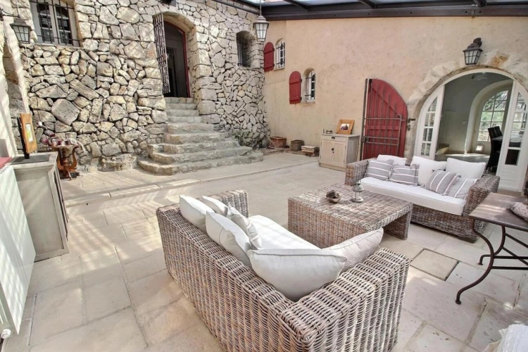 Photos 1 - Tourist - House