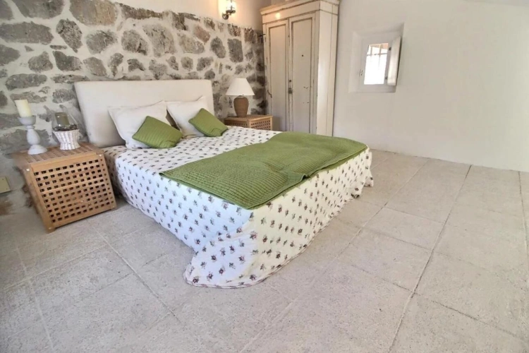 Photos 12 - Tourist - House