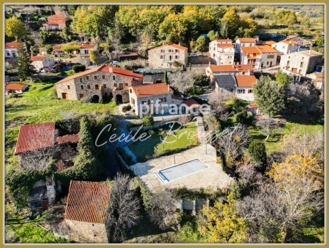 Photos 1 - Touristique - Ensemble immobilier rare et exceptionnel à vendre à TAULIS (66)