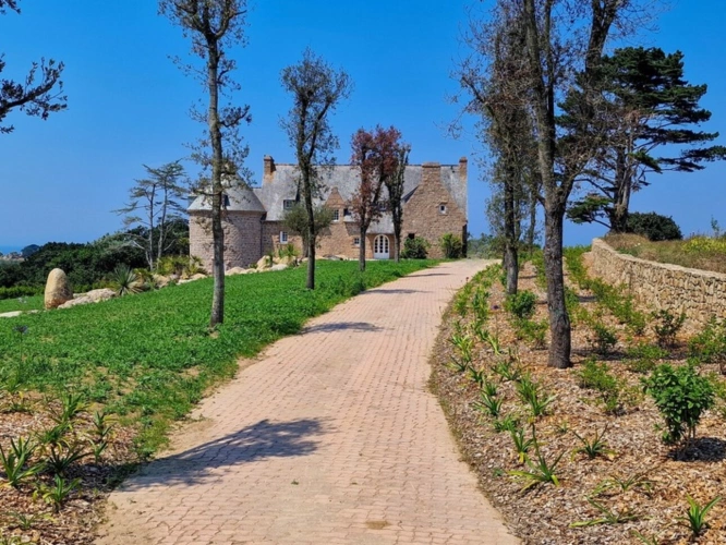 Photos 2 - Prestige - Propriete à vendre 12 pièces PLOUGRESCANT (22)