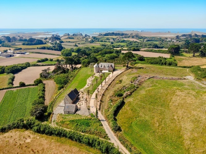 Photos 4 - Prestige - Propriete à vendre 12 pièces PLOUGRESCANT (22)