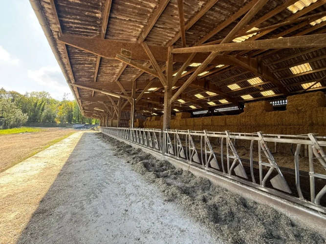 Photos 3 - Agricole - NORMANDIE - CALVADOS - EXPLOITATION LAITIERE DE 103 HECTARES ET 500.000 LITRES.