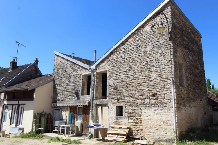 Photos 2 - Touristique - Dpt Côte d'Or (21), à vendre GISSEY SUR OUCHE Grange P3 + local soit 138 m²