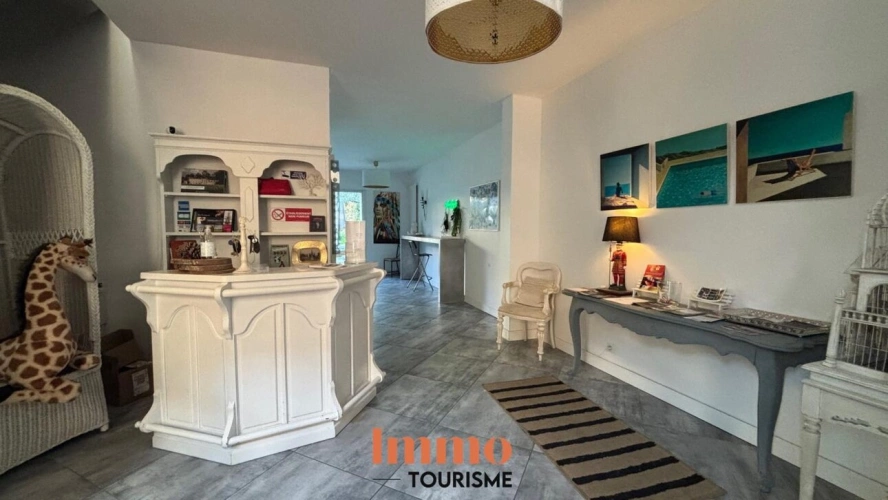 Photos 2 - Touristique - Propriété avec chambres d'hôtes et piscine intérieure en vil