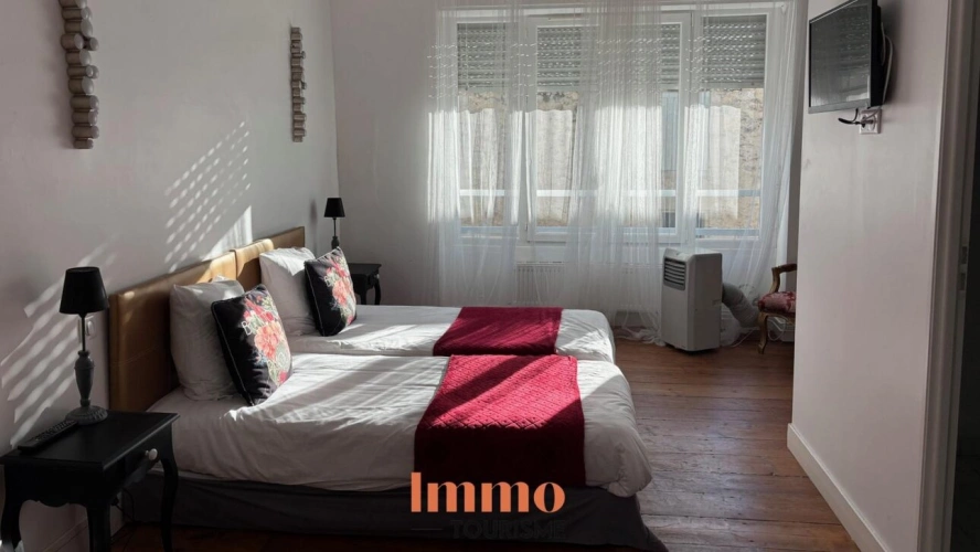 Photos 4 - Touristique - Propriété avec chambres d'hôtes et piscine intérieure en vil