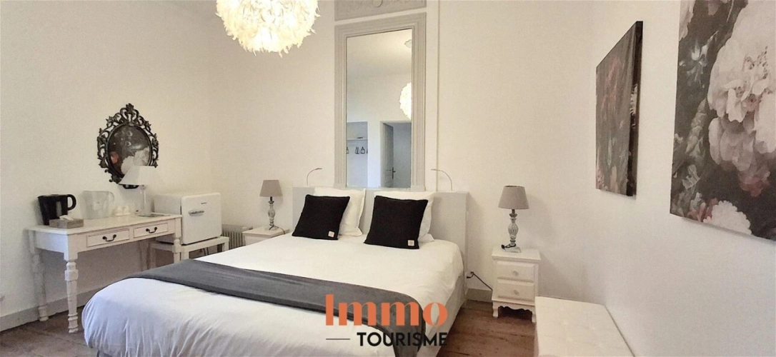 Photos 9 - Touristique - Propriété avec chambres d'hôtes et piscine intérieure en vil