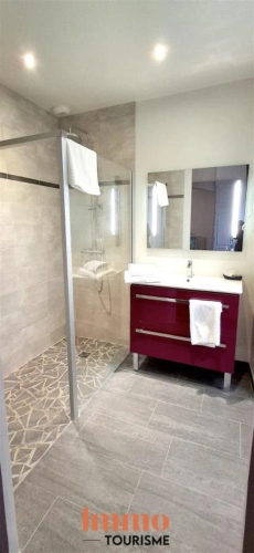 Photos 12 - Touristique - Propriété avec chambres d'hôtes et piscine intérieure en vil