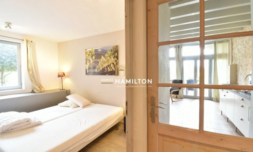 Photos 12 - Prestigious - Property