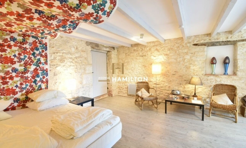 Photos 14 - Prestigious - Property