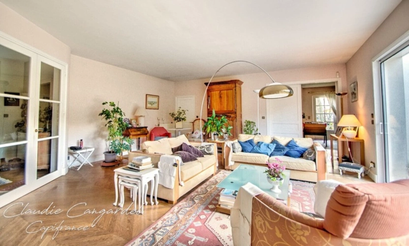 Photos 5 - Prestige - Magnifique propriété de 7 pièces alliant espace, élégance et cadre verdoyant à seulement 10' de LA ROCHELLE