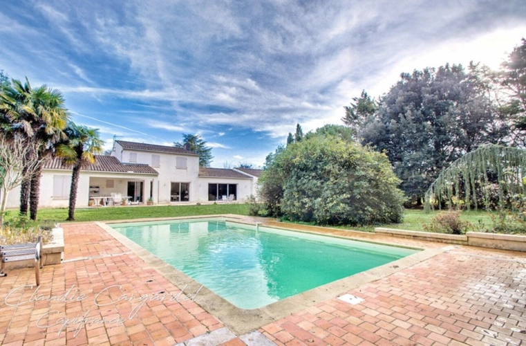 Photos 17 - Prestige - Magnifique propriété de 7 pièces alliant espace, élégance et cadre verdoyant à seulement 10' de LA ROCHELLE