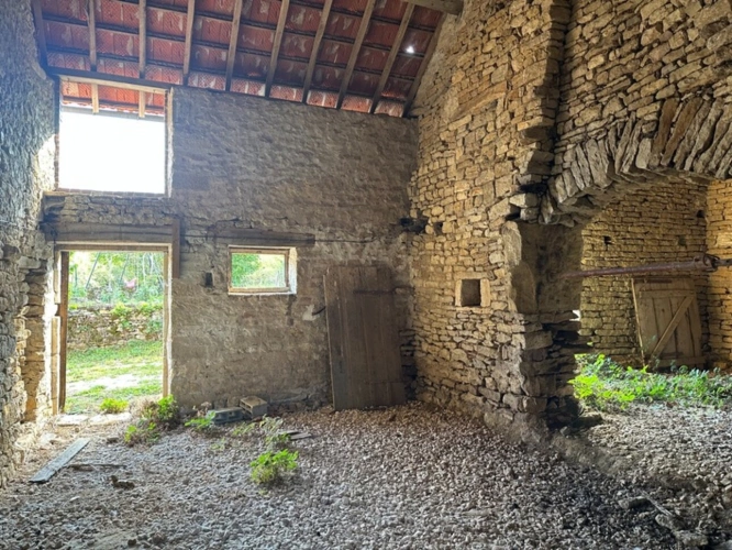 Photos 7 - Touristique - Ensemble de grange et écurie en pierre avec jardin, dans un environnement paisible proche de POUILLY EN AUXOIS (21)