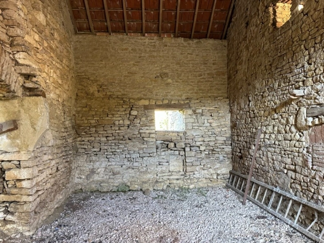 Photos 11 - Touristique - Ensemble de grange et écurie en pierre avec jardin, dans un environnement paisible proche de POUILLY EN AUXOIS (21)