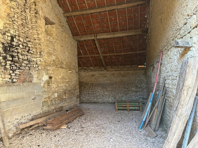 Photos 15 - Touristique - Ensemble de grange et écurie en pierre avec jardin, dans un environnement paisible proche de POUILLY EN AUXOIS (21)