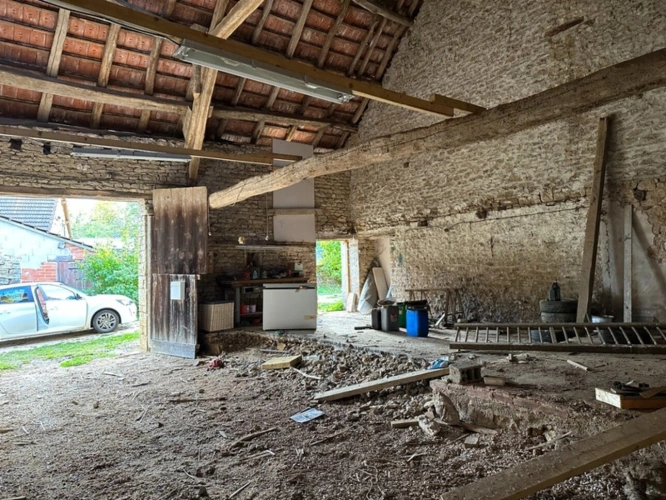 Photos 16 - Touristique - Ensemble de grange et écurie en pierre avec jardin, dans un environnement paisible proche de POUILLY EN AUXOIS (21)